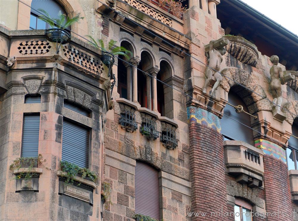 Milano - Facciata di Palazzo Berri Meregalli